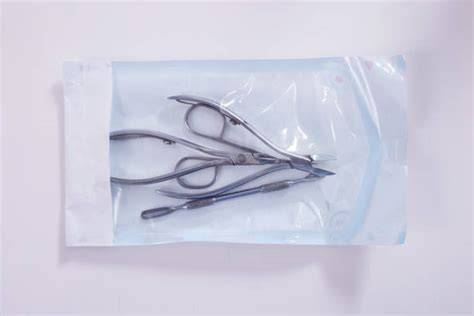 strumenti manicure sterilizzati