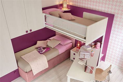 Cameretta arredata con lettini di design