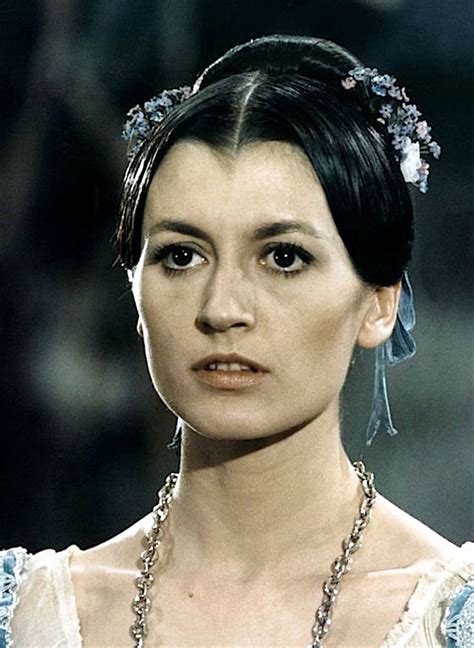 Carla Fracci in età avanzata, sorridente