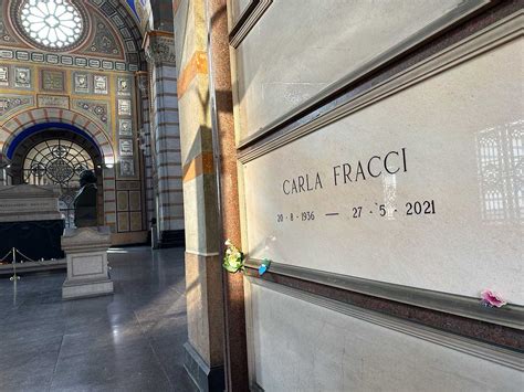 La tomba di Carla Fracci al Cimitero Monumentale di Milano
