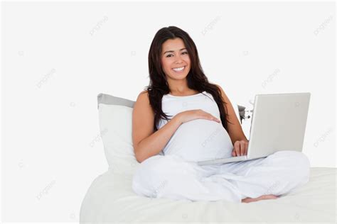 illustrazione di una donna incinta che si rilassa in un ambiente confortevole