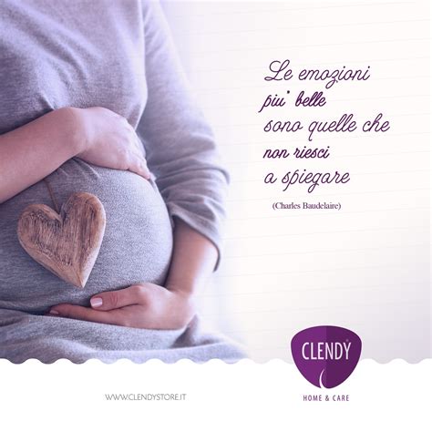 Mamma in dolce attesa con mani sulla pancia