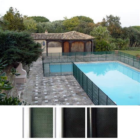 schema di una piscina privata con recinzione e cancello di sicurezza