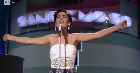 Mia Martini durante Sanremo 1989