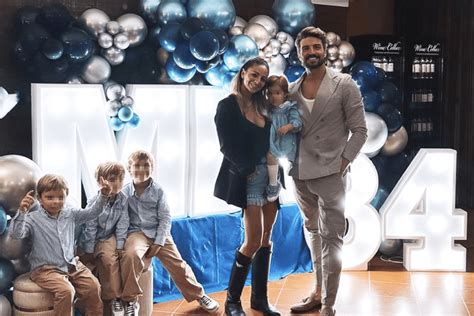 Mariano Di Vaio con famiglia