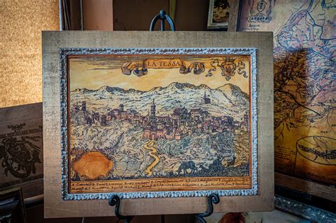 Un'antica stamperia con un torchio