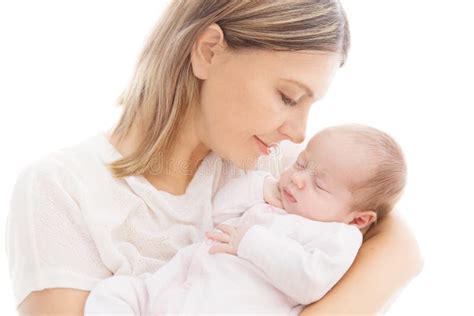 Ostetrica con mamma e neonato