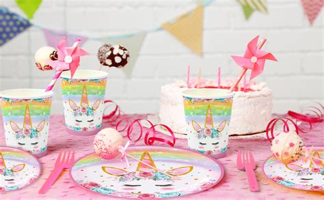 Tavola unicorno con dolcetti pastello