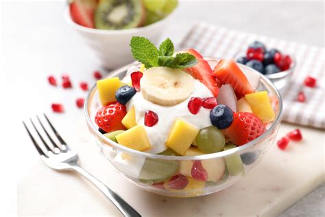 Frutta e yogurt come dessert in gravidanza