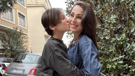 Anna Tatangelo con il figlio Andrea