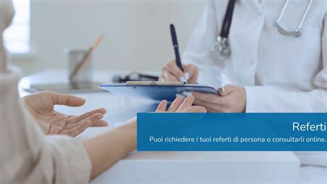 Icona di un medico che esamina un referto medico