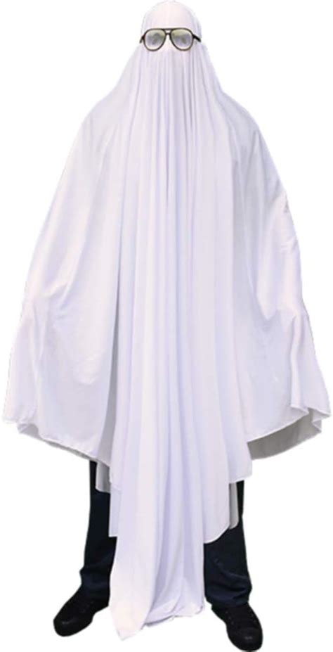 Bambino vestito da fantasma con lenzuolo