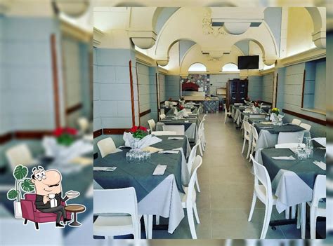Veduta esterna dell'Albergo Piazza Risorgimento a Porto Cesareo
