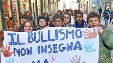 Manifestazione contro il bullismo