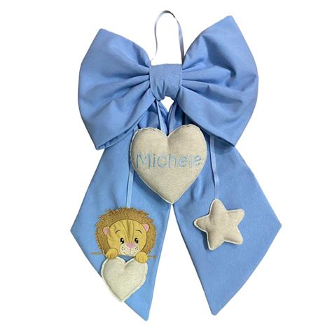 Bimba con fiocco nascita personalizzato