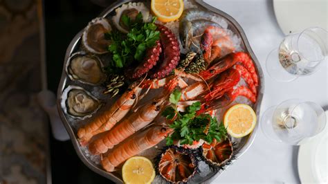 Piatto di pesce fresco alle Maldive