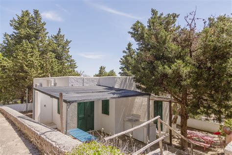 Bungalow del La Scogliera Camping Village immersi nella natura