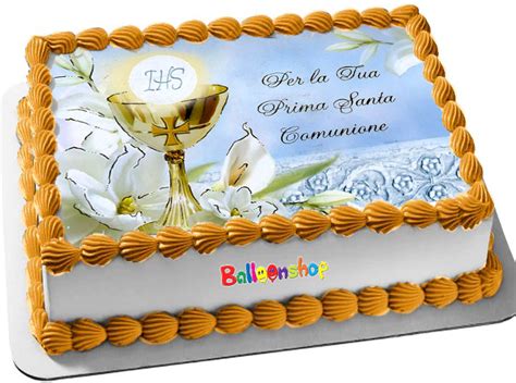 Torta elegante decorata con cialda personalizzata per Prima Comunione