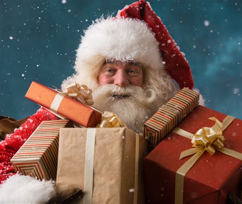 Babbo Natale che consegna i regali, simbolo di generosità
