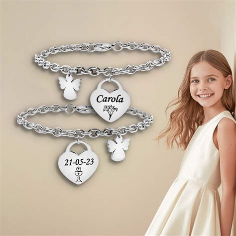Bambina con Bracciale per la Prima Comunione
