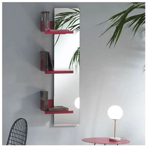 specchio con mensole integrate in cameretta moderna