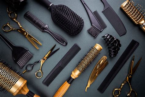 Strumenti per tagliare i capelli
