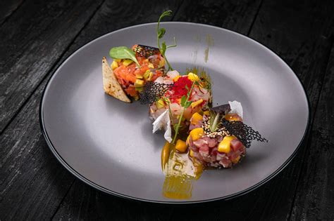 Dettaglio di un piatto gourmet preparato con prodotti locali del Lario
