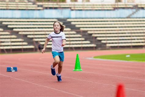 Bambino di 7 anni che pratica sport