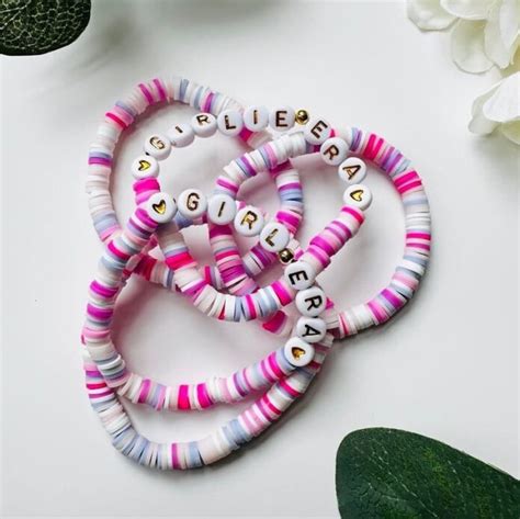 Esempi di braccialetti personalizzati con perline nome