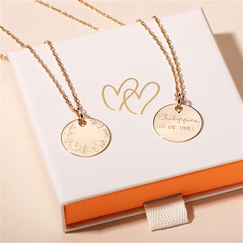 Collana personalizzata con incisione di una data di nascita