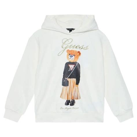 Bambina che indossa abbigliamento Guess