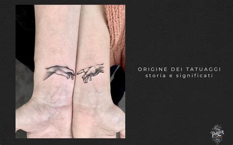 rappresentazione stilizzata dell'evoluzione dei tatuaggi attraverso la storia