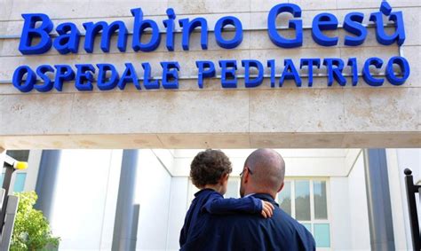 Veduta panoramica dell'Ospedale Pediatrico Bambino Gesù di Roma, simbolo di eccellenza e ricerca scientifica in ambito pediatrico.