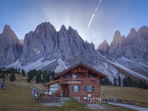 Malga Glatsch con vista sulle Odle