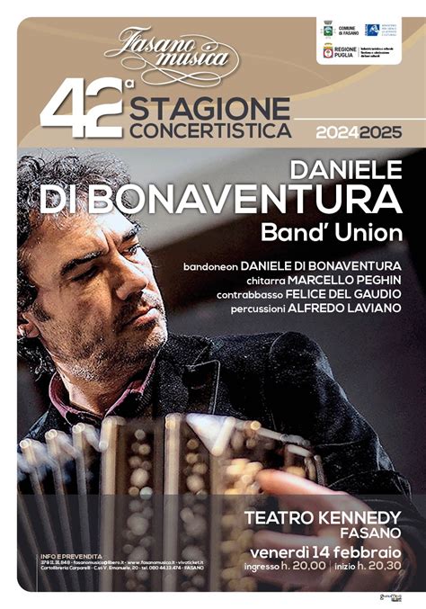 Daniele Ronda in concerto, con la sua band Folklub