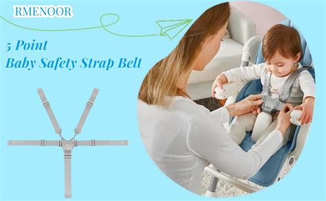 primo piano cinture di sicurezza a 5 punti su un seggiolone