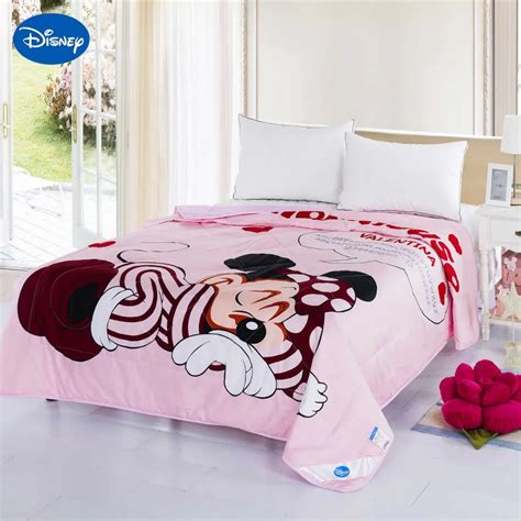 Varietà di fantasie per piumoni per bambini, inclusi personaggi Disney