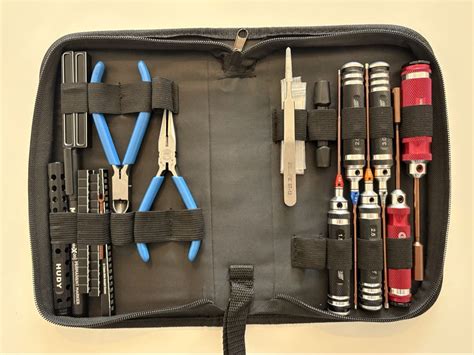 Set di attrezzi comuni per idraulica