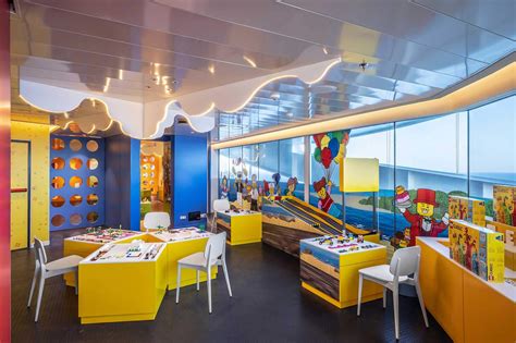 Foto di un'area gioco colorata e sicura all'interno di un Kids Club MSC