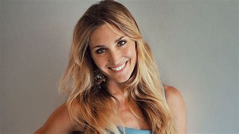 Lucilla Agosti con la piccola Alma neonata