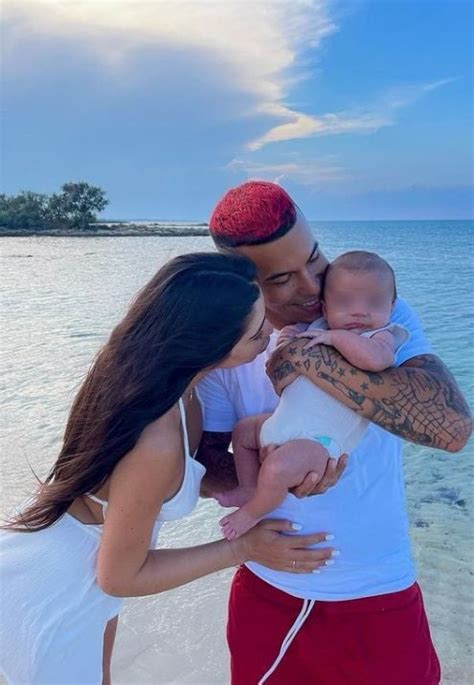 Angelina Lacour e Sfera Ebbasta con il figlio Gabriel