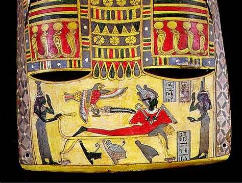 Sarcofago con Iside e Nefti piangenti