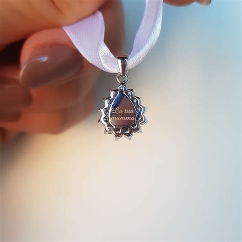 Fasi della creazione di una pietra di latte materno