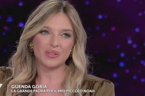 Ritratto di Guenda Goria durante un'intervista televisiva