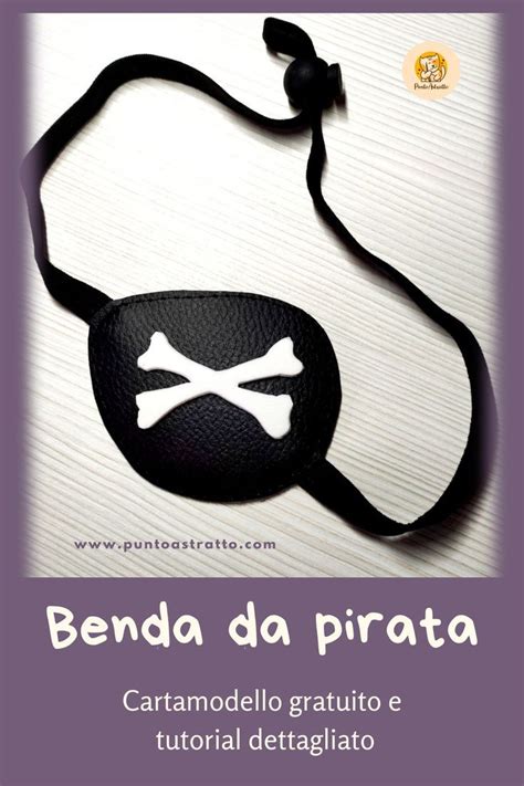 accessori fai da te come spada e benda da pirata