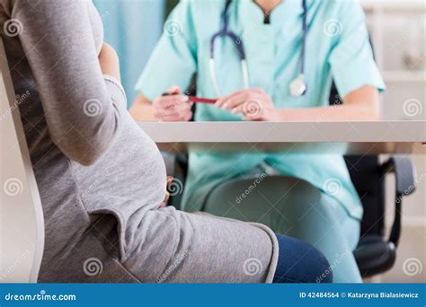 Donna incinta visita medica