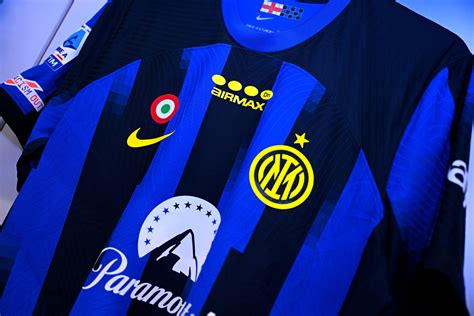 Maglia Inter anni '60 con la stella del decimo scudetto