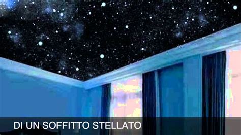 Proiezioni di un cielo stellato sul soffitto
