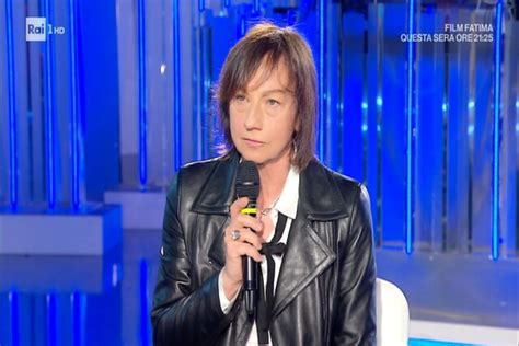 Gianna Jessen sul palco durante una conferenza