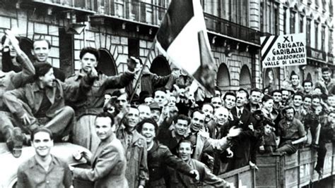 Partigiani che cantano